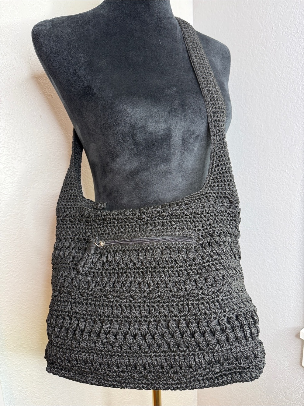 The Sak Black Crochet Knit Hobo Shoulder Bag Y2K Boho Slouchy Lined Zip Purse